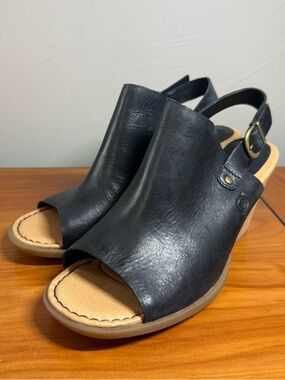 Born Moraine Black Leather Block Heel Sandal Slingback Peep Toe Casual Buckle W9